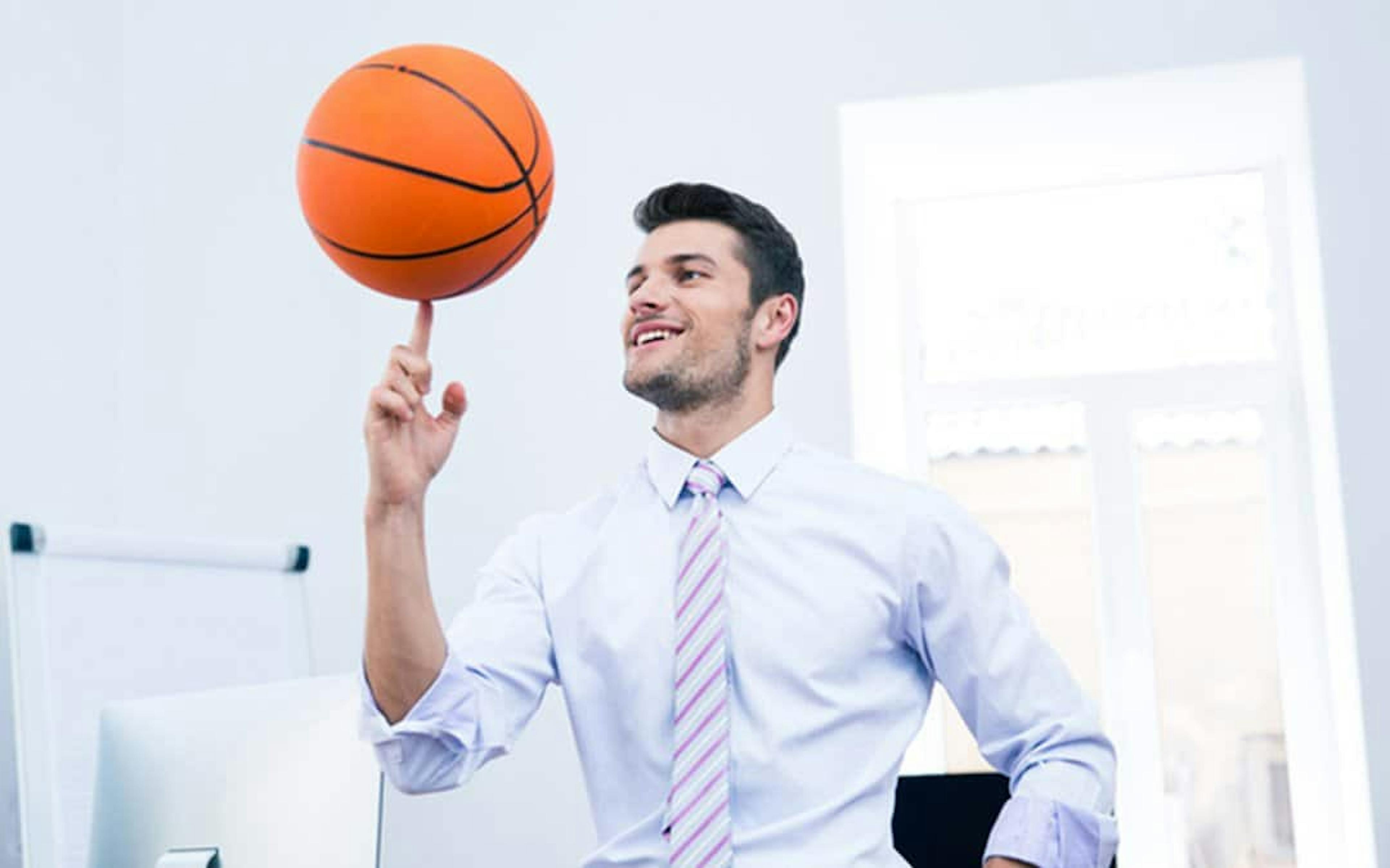 /how-running-a-venture-capital-firm-is-similar-to-playing-basketball-1r5c3yn0 feature image