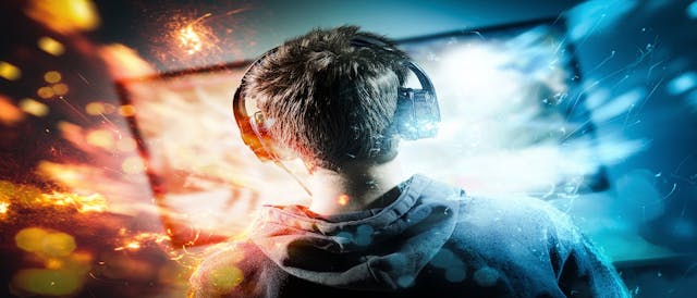 /three-strategies-to-help-break-an-internet-addiction-le1i36vd feature image