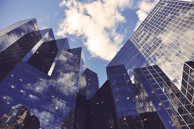 /4-salary-negotiation-tips-for-expert-tech-talent-from-expert-negotiators-ny103zhb feature image