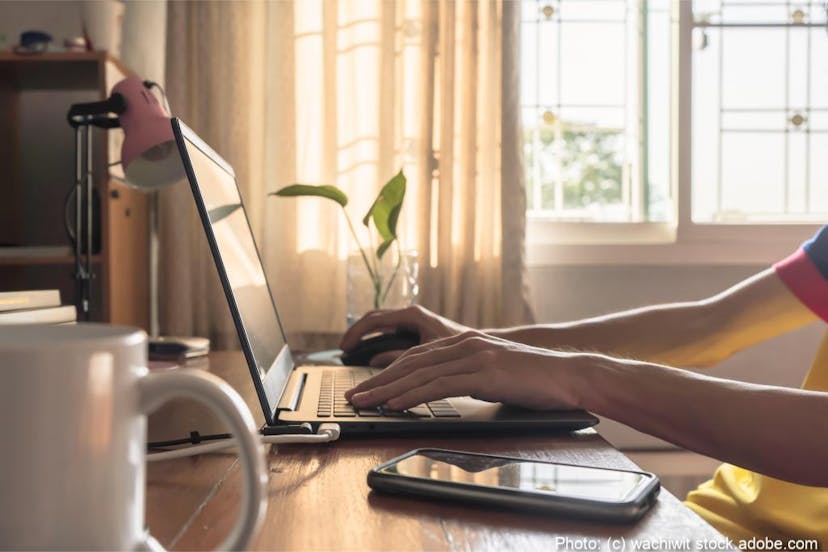 /5-remote-working-best-practices-and-tips-in-the-era-of-coronavirus-pandemics-y63w3ymh feature image