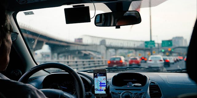 /creating-a-ride-booking-app-with-react-native-chnk31xn feature image