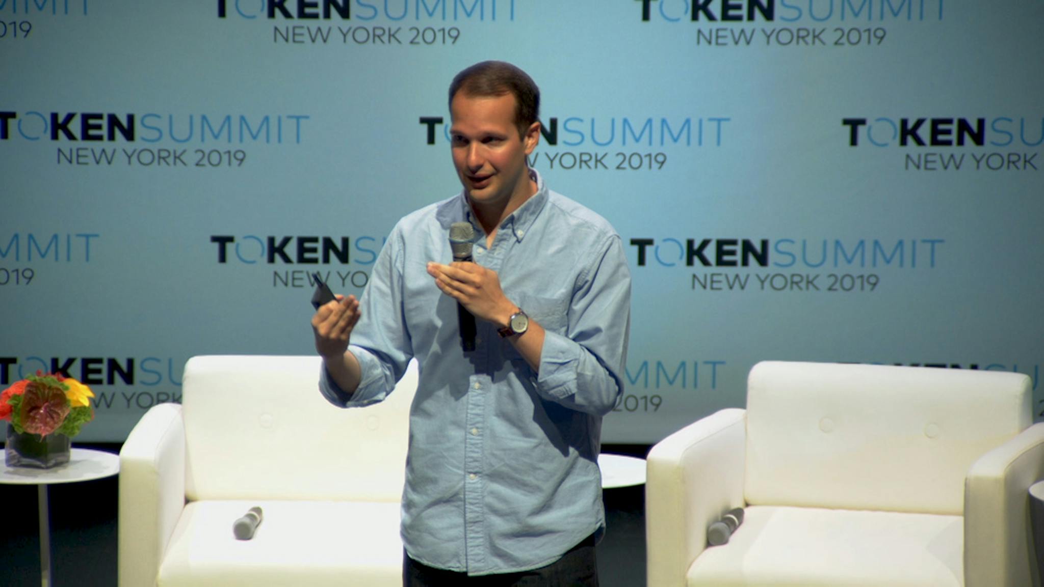 featured image - How To Run a Tight Fundraising Process