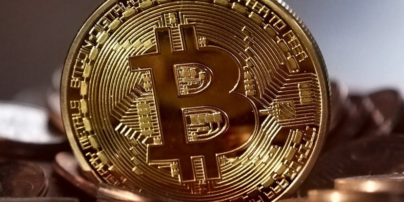 /investors-are-limiting-the-growth-of-cryptocurrency-heres-why-ecb440b4f3e7 feature image