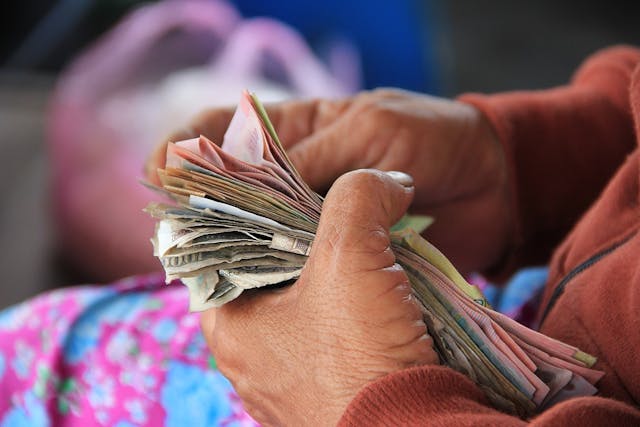 /fiat-pegged-stablecoins-as-a-stepping-stone-to-the-next-generation-global-currency-p7zg369n feature image