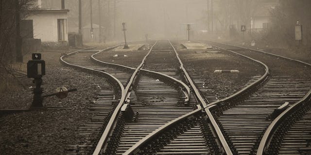 /how-to-build-an-adaptive-learning-system-eu3fb2gnt feature image