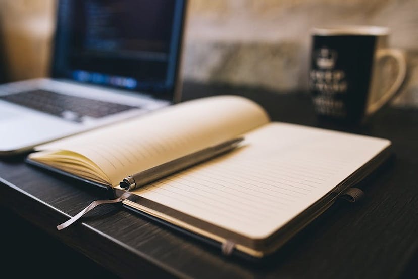 /how-to-choose-the-right-copywriter-for-your-project-qmb33177 feature image