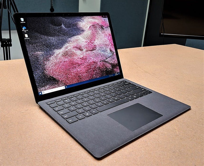 /new-microsoft-surface-laptop3-why-is-it-best-for-the-student-js273z4n feature image