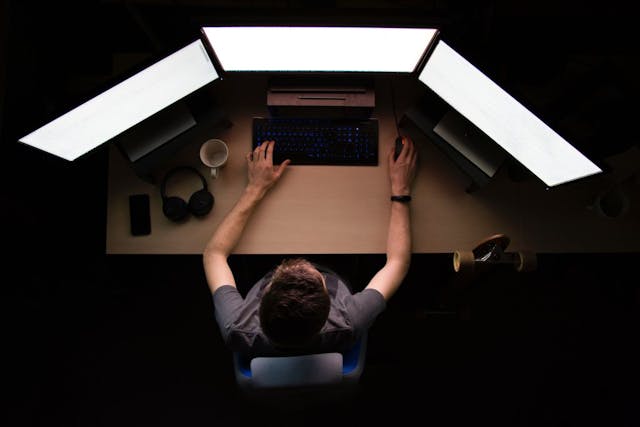 /learning-path-to-become-a-backend-developer-in-2020-qr1v32eo feature image