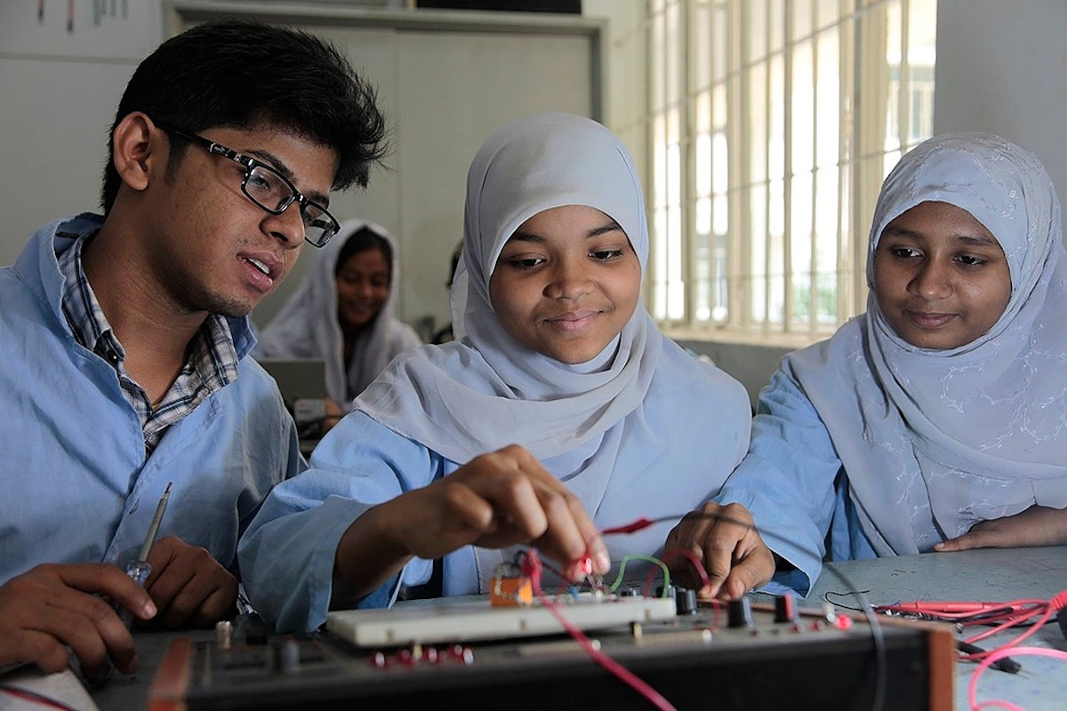 featured image - Why Students in Developing Nations Favor Software Over Hardware