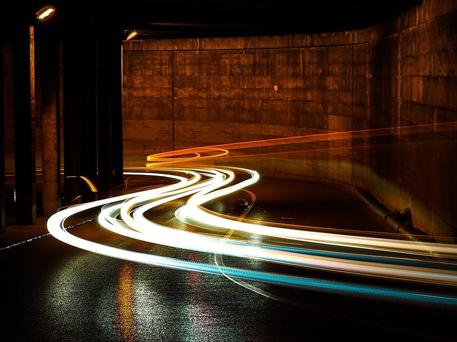 featured image - Benchmarking Array Traversal in Javascript: How to Go Backwards the Fastest