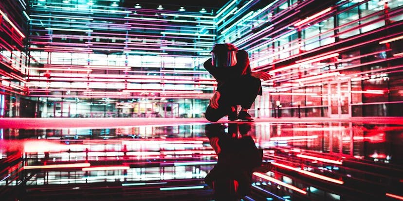 /7-sneaky-ways-hackers-are-using-machine-learning-to-steal-your-data-d0933w6a feature image