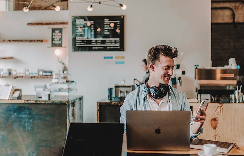 /5-online-business-ideas-you-can-start-from-home-ecommerce-a2v32bv feature image