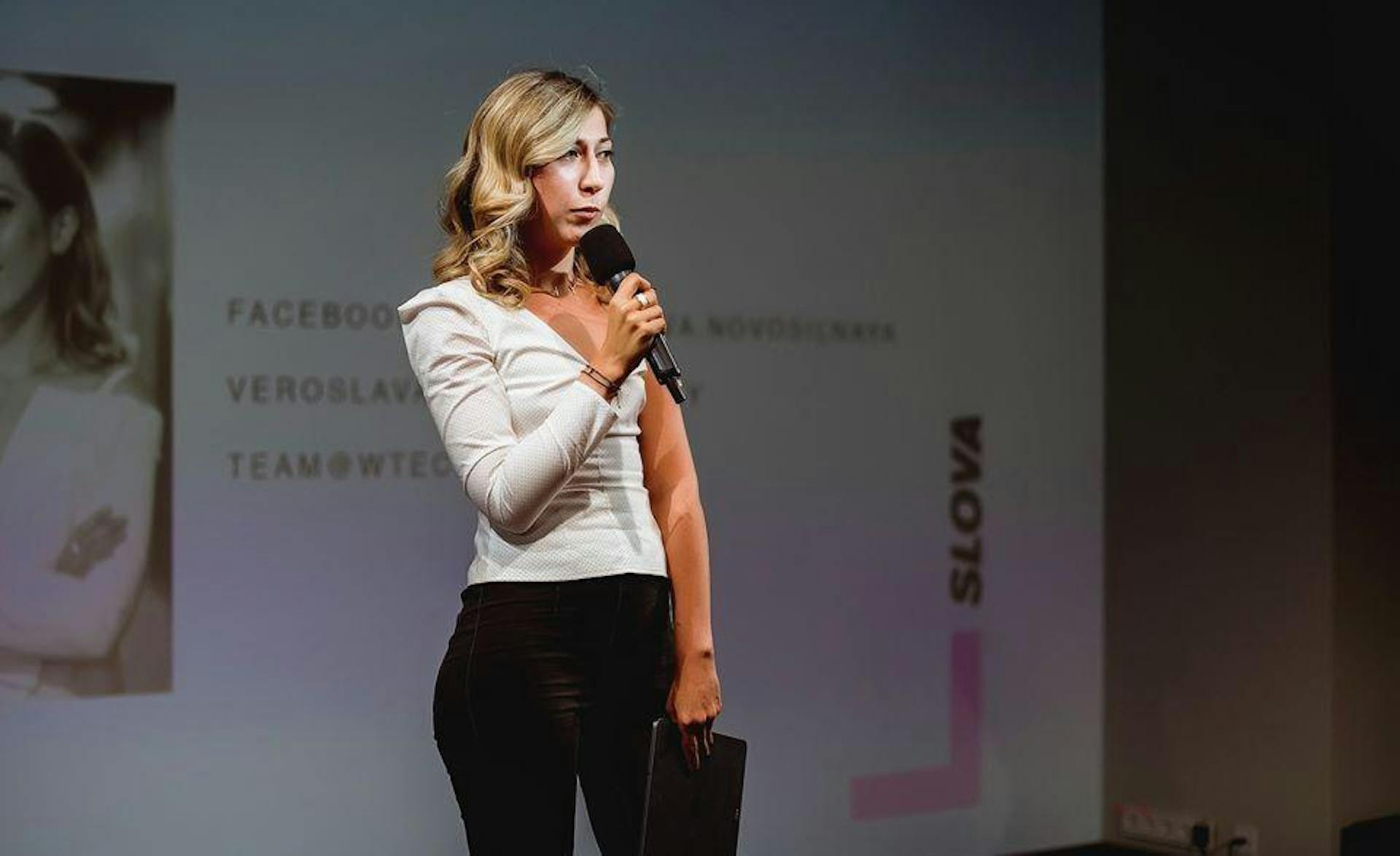 featured image - How Startup Can Respond To Reputation Crises