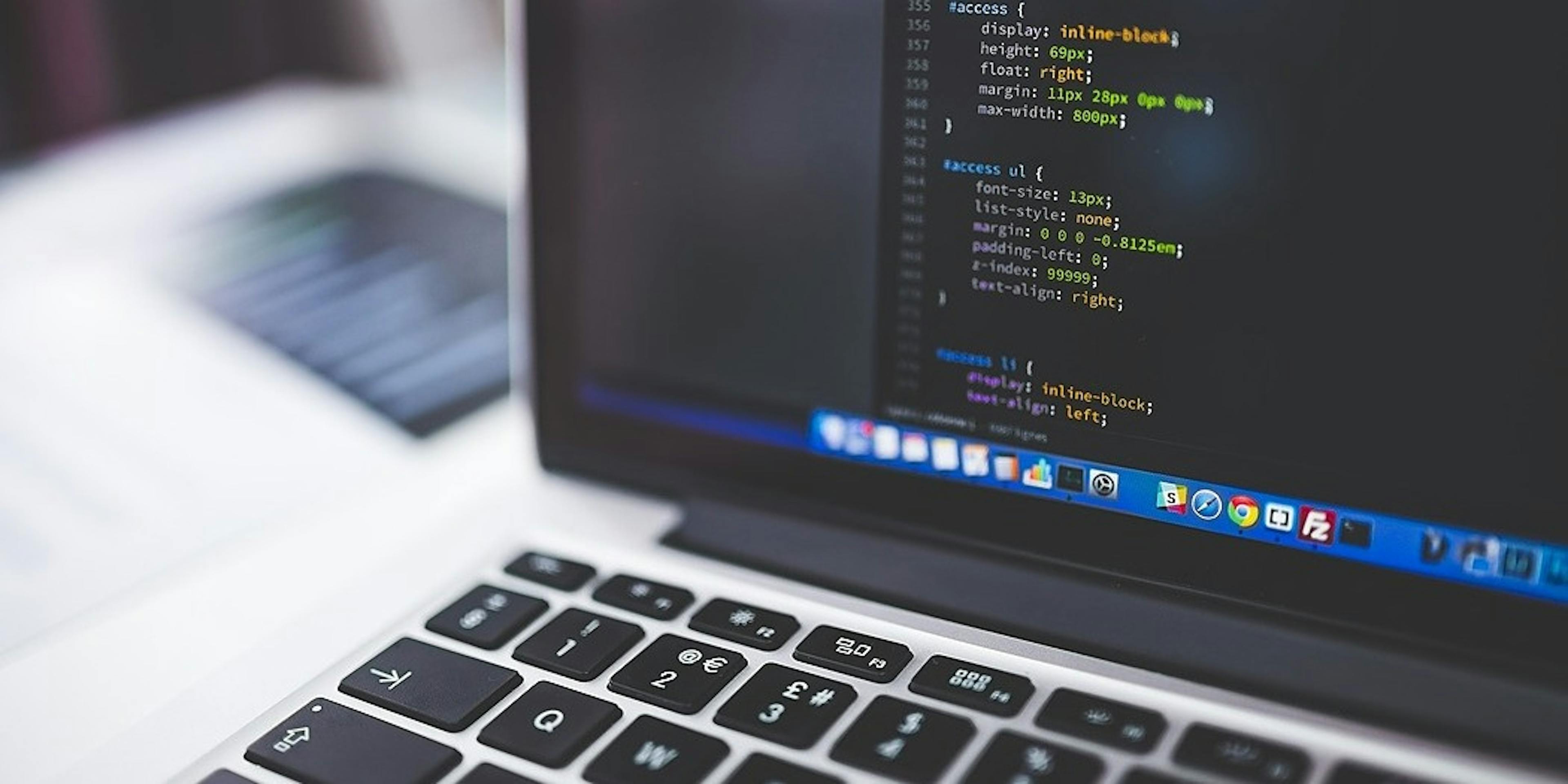 featured image - Why Do Developers Love Working With Google's Go Programming Language?