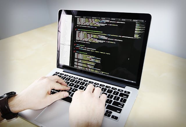 /laravel-application-development-introduction-capabilities-and-websites-803132s9 feature image