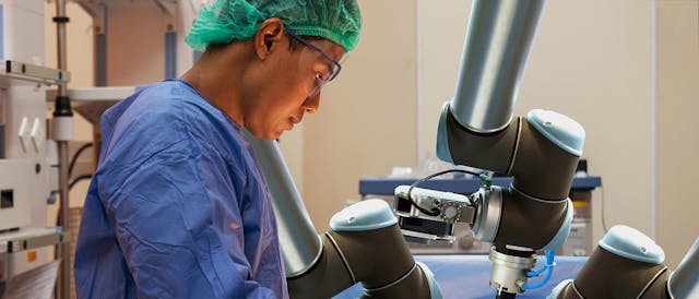 /how-ai-robots-are-infiltrating-healthcare-ts8u3zfq feature image