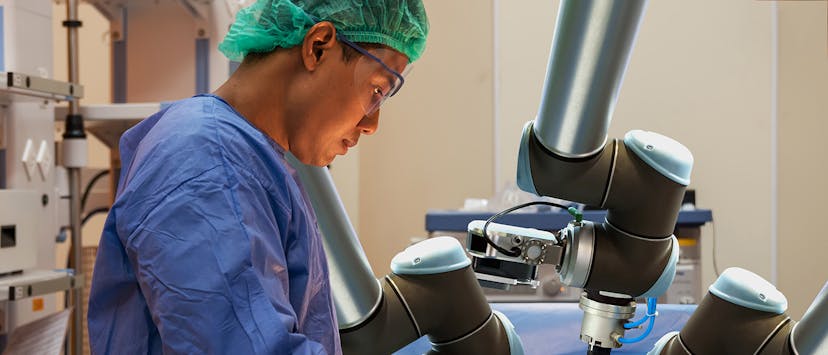 /how-ai-robots-are-infiltrating-healthcare-ts8u3zfq feature image