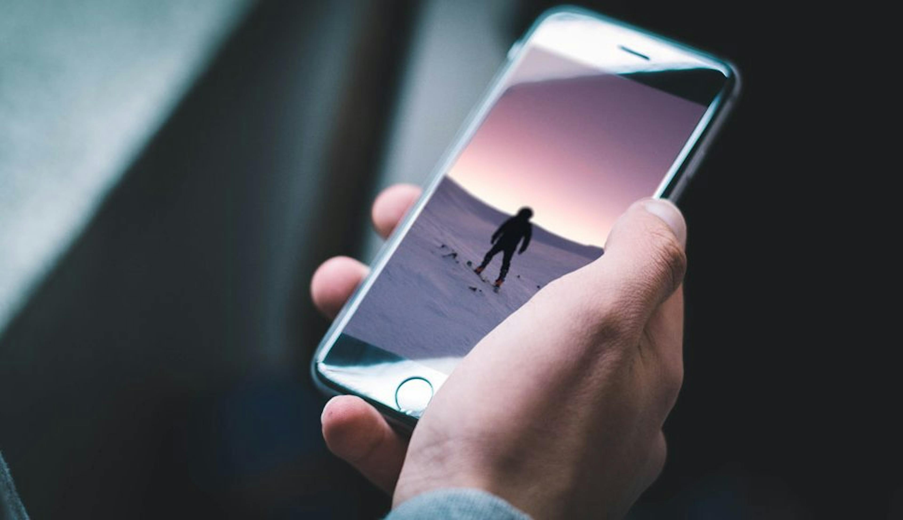 /mobile-application-development-trends-in-2020-dy1282dz6 feature image