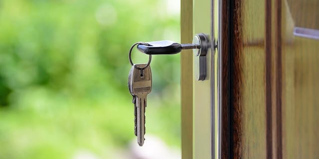 /the-problem-with-your-crypto-might-actually-be-your-private-key-klqs31oc feature image