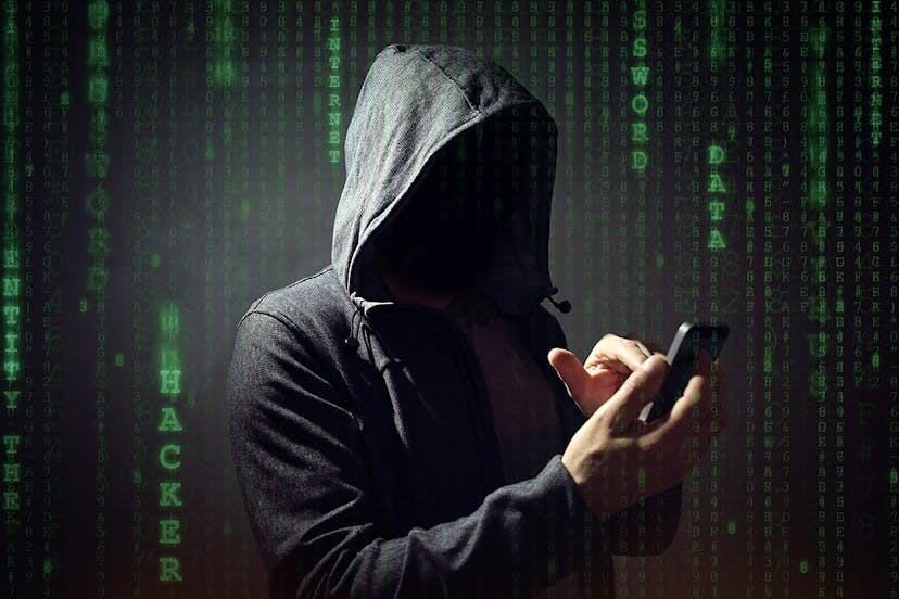 /4-signs-you-make-it-easy-for-someone-to-hack-you-mt233yuq feature image