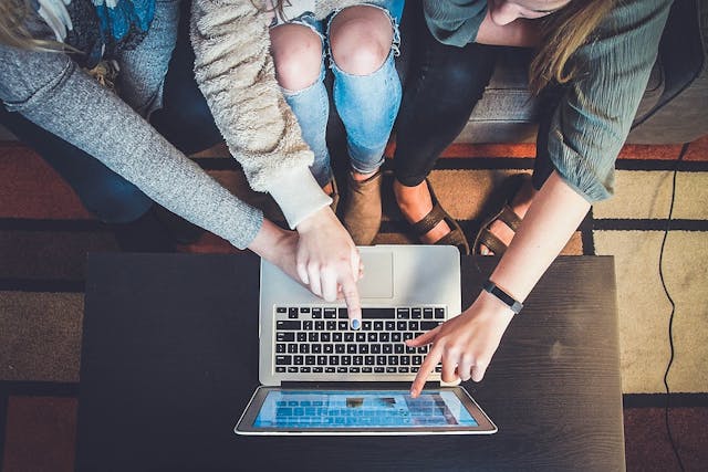 /3-most-common-mistakes-small-business-owners-make-when-building-a-website-5fp32hj feature image