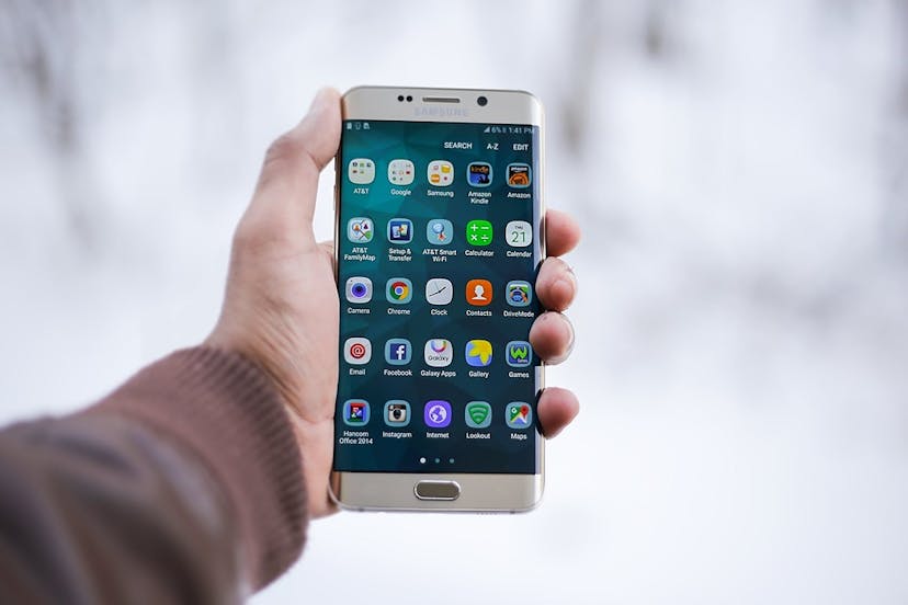 /developing-apps-on-apple-vs-android-dx1b32fo feature image