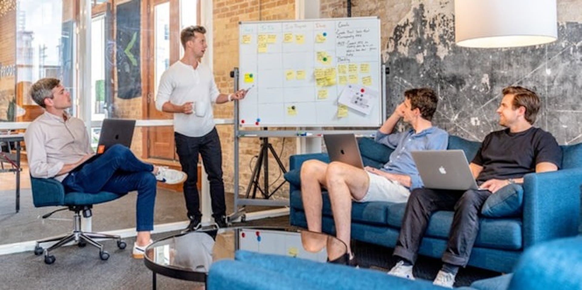 featured image - Why Entrepreneurs should know project management?