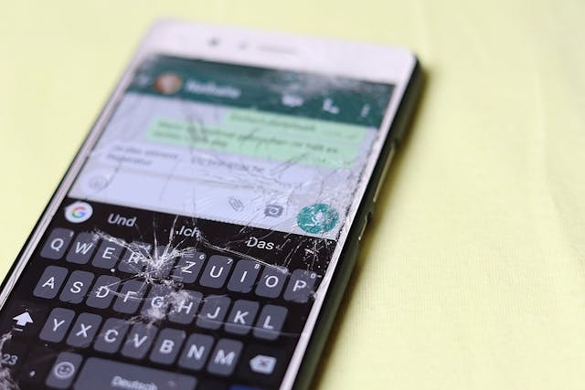 /statistics-of-damaged-mobile-phones-in-the-uk-wq2m36ic feature image