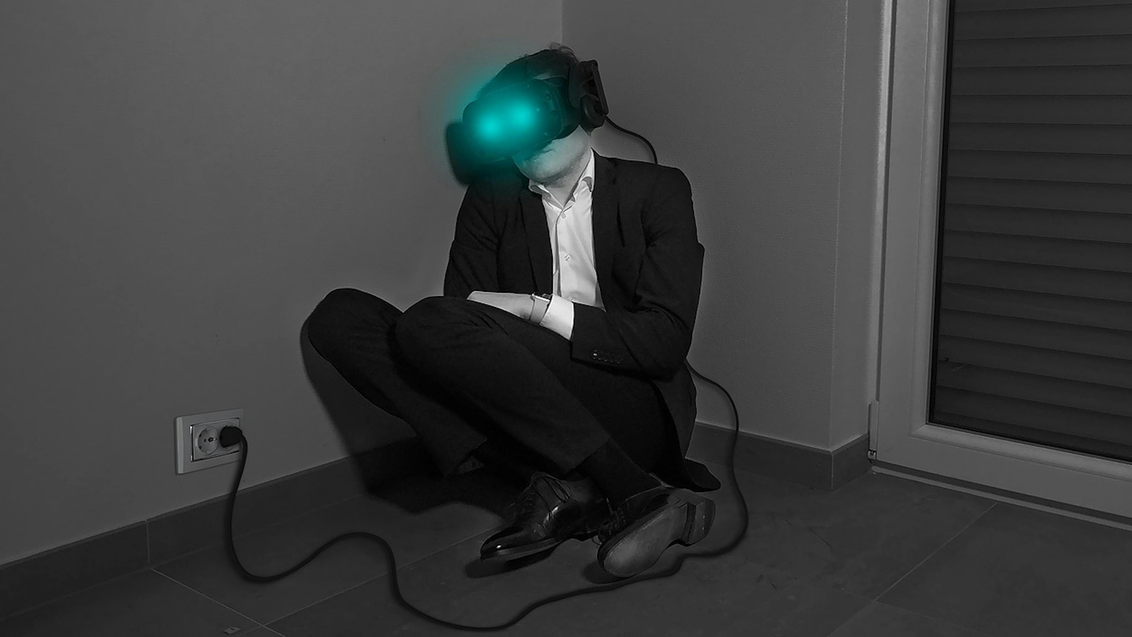 /is-it-possible-to-work-6-months-in-vr-office-with-current-technologies-0a2jm308v feature image