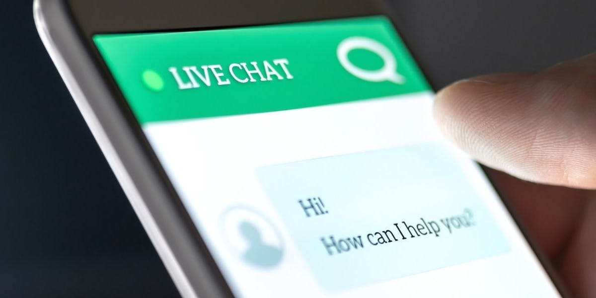 featured image - How to Use Chatbots to Improve Brand Experience
