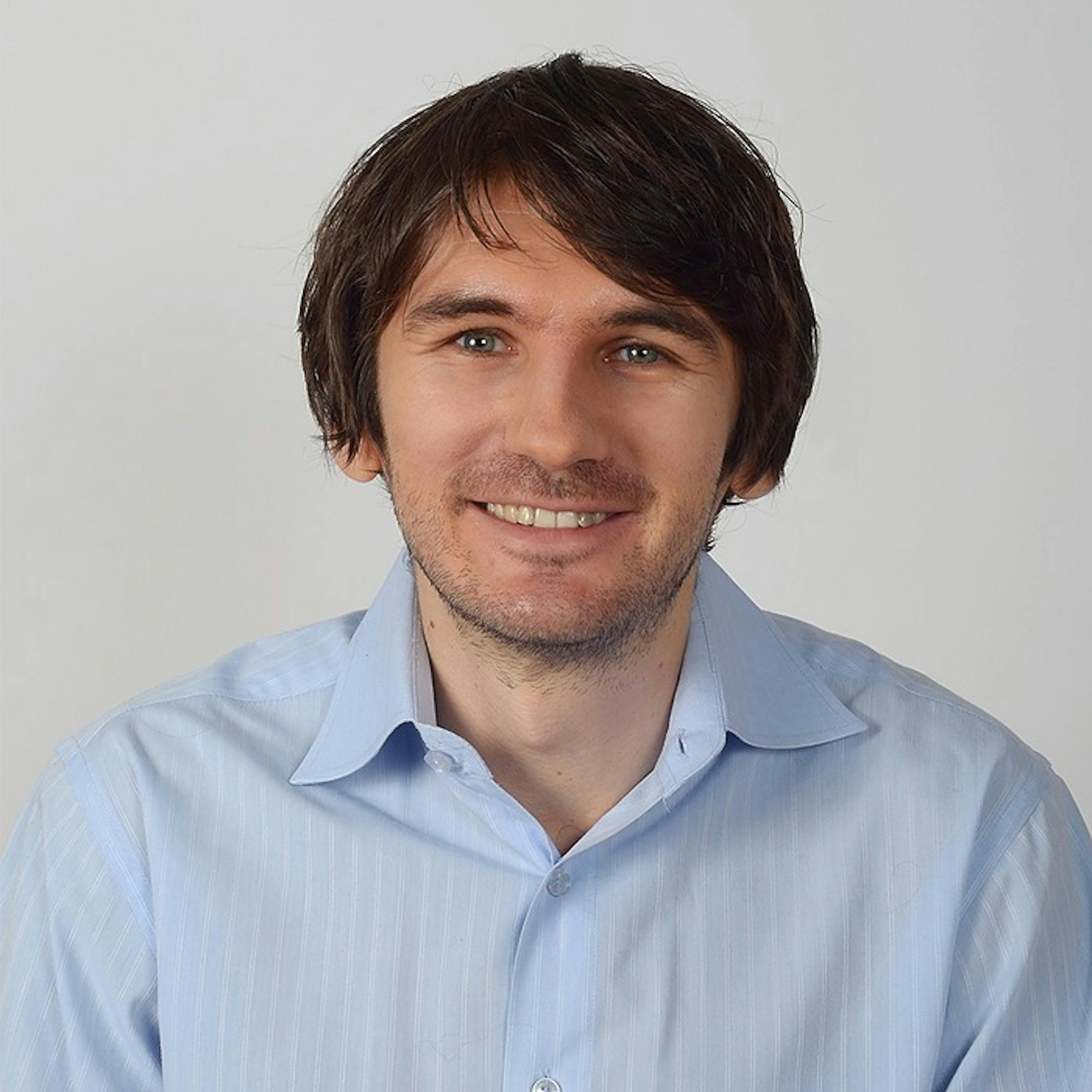 /founder-interviews-artem-petakov-of-noom-3g8r34j6 feature image