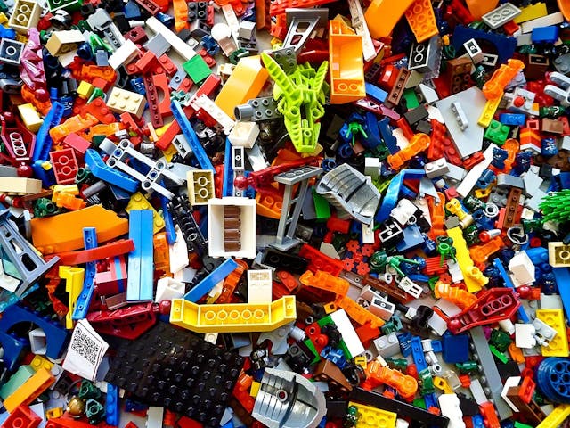 /how-to-get-everyone-on-the-same-page-2u89n3z0o feature image