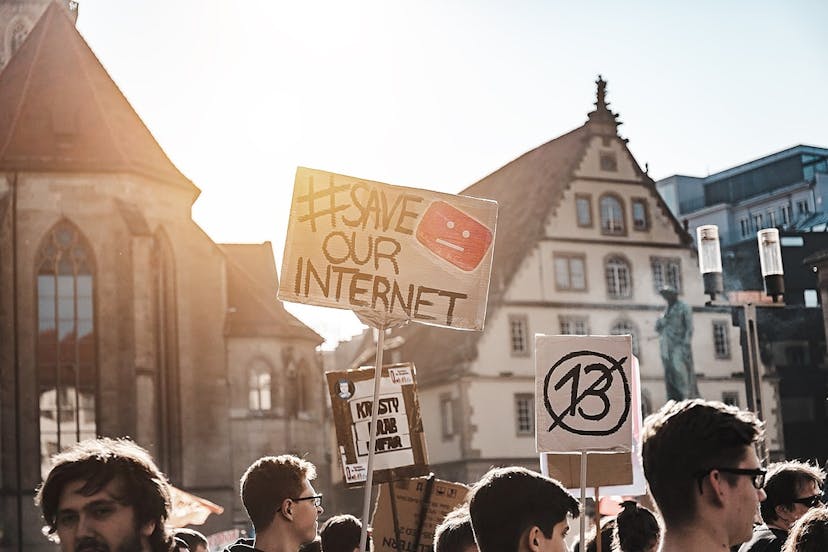 /president-trumps-social-media-executive-order-would-restrict-legal-protections-for-internet-speech-k1o309j feature image