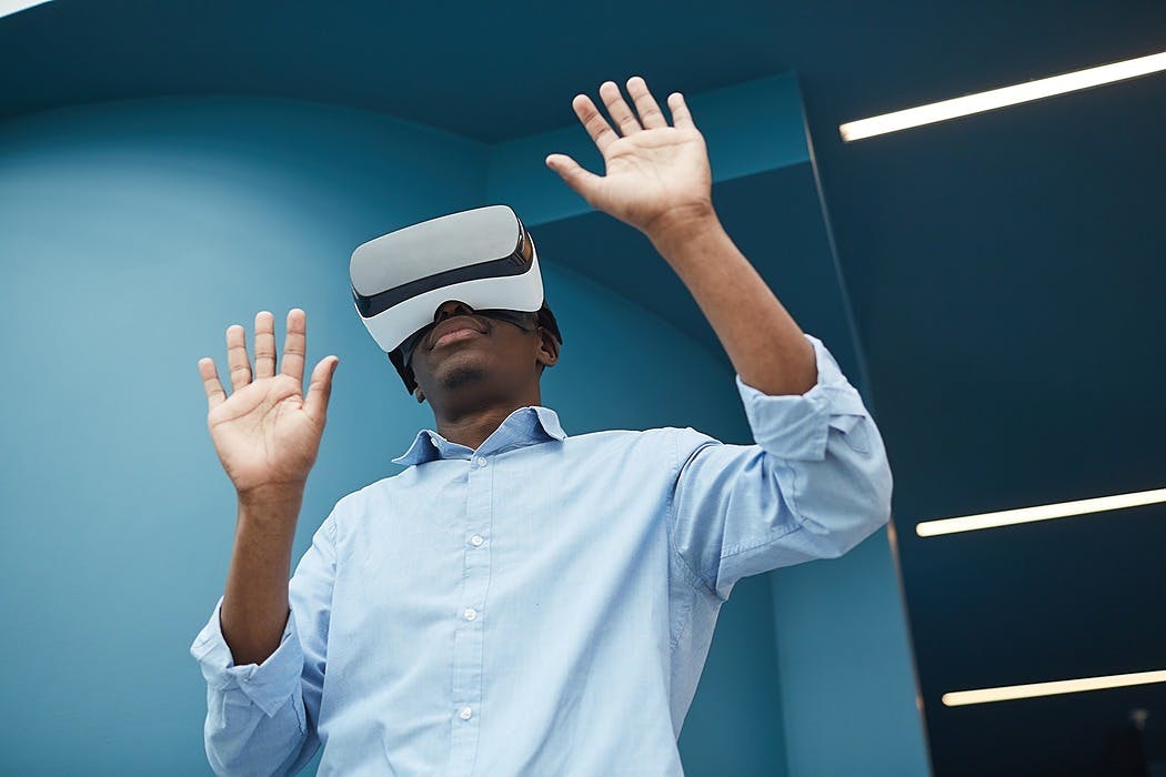 featured image - Tips to Develop a Lucrative Career in Virtual Reality Industry