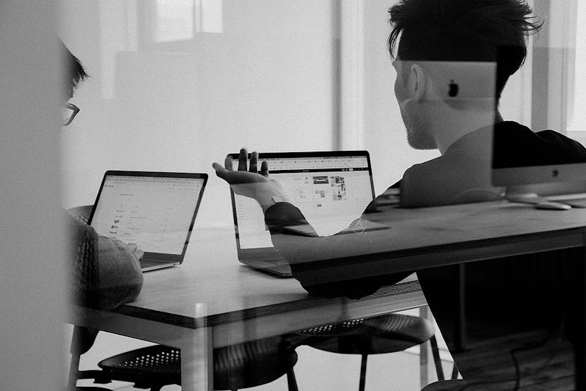 /software-engineer-interview-at-facebook-tips-and-tricks-5k1236tp feature image