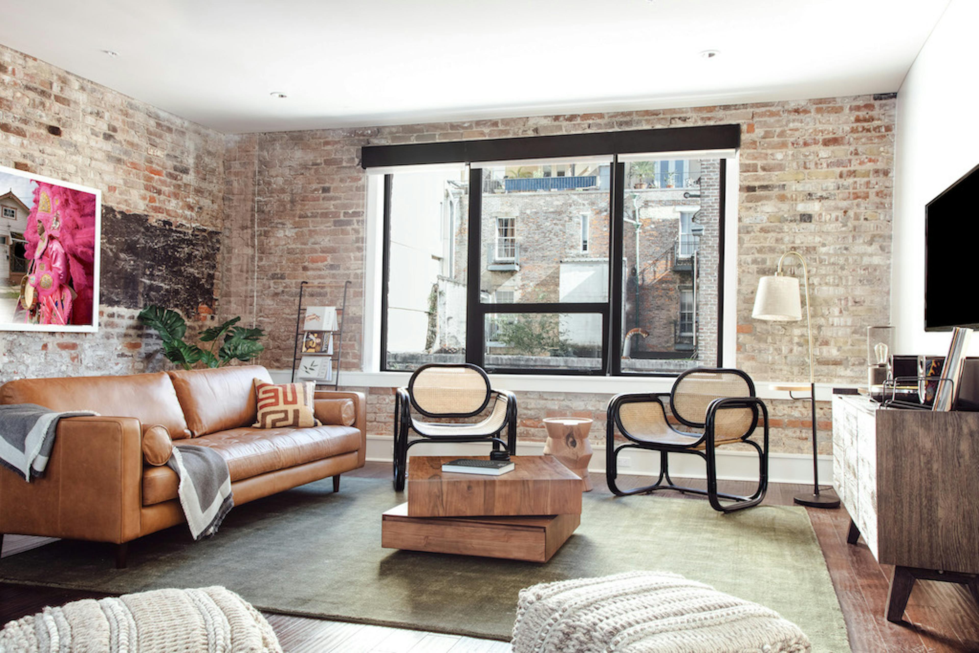 Unbundling New Markets: Who is Doing What Airbnb Did to Craigslist?