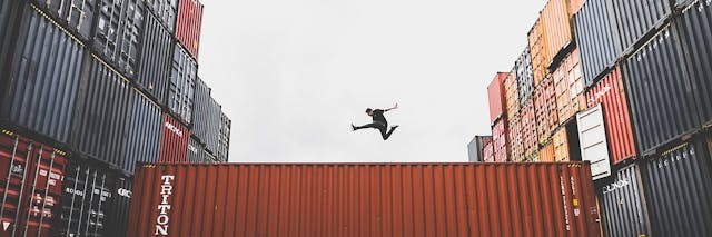 /thoughts-on-software-architecture-monolith-to-microservices-2o7x2tqi feature image