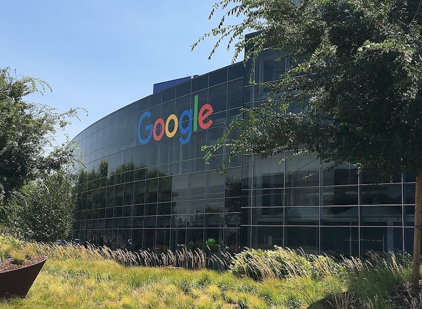 /how-to-increase-your-chances-of-landing-interviews-at-google-h5aj37yc feature image