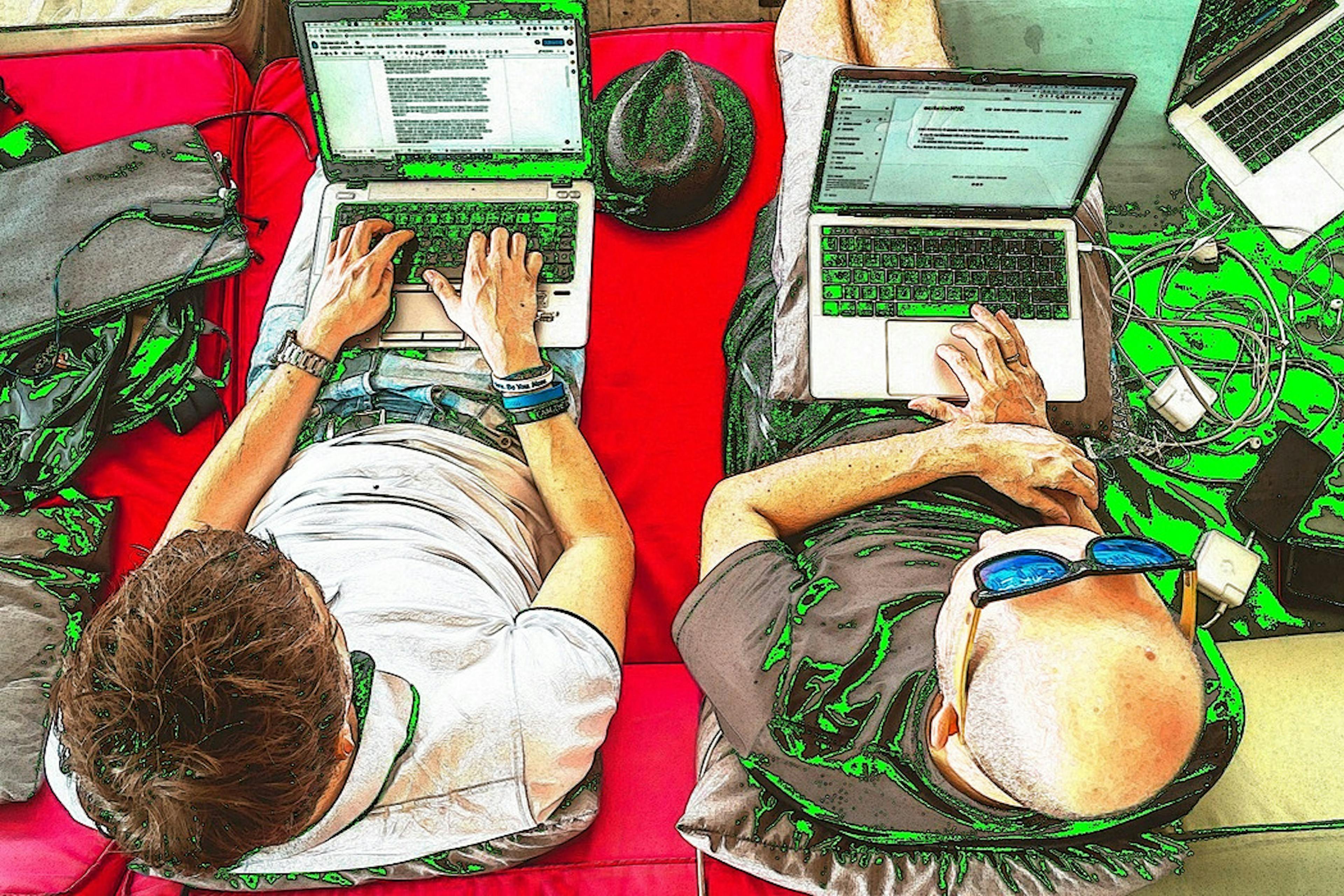 /coronavirus-ushered-in-the-work-from-home-era-and-its-here-to-stay-pt3u32sl feature image