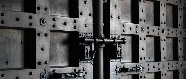 /hashicorp-vault-max_ttl-killed-my-spring-app-zk7p367z feature image