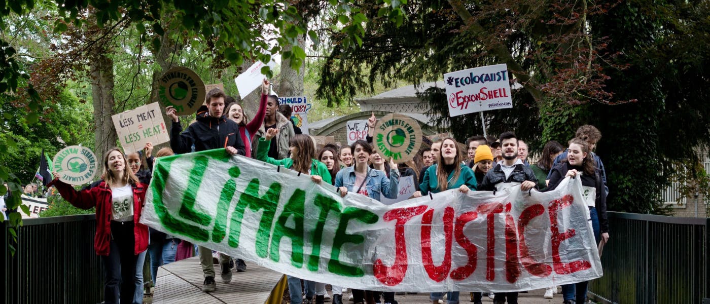 /blockchain-how-is-it-a-technology-for-activists-ohh32qq feature image