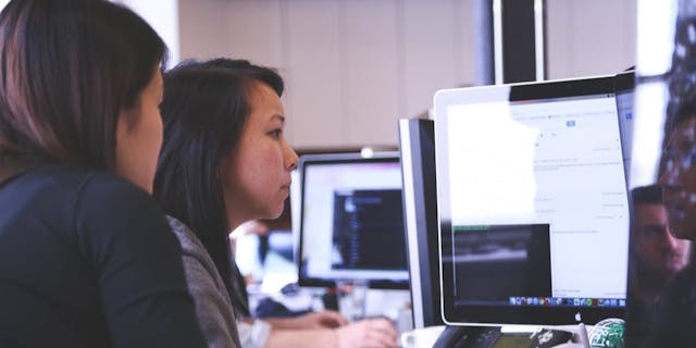 /7-ways-to-motivate-software-developers-4y5463x4d feature image