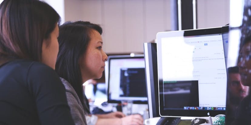 /7-ways-to-motivate-software-developers-4y5463x4d feature image