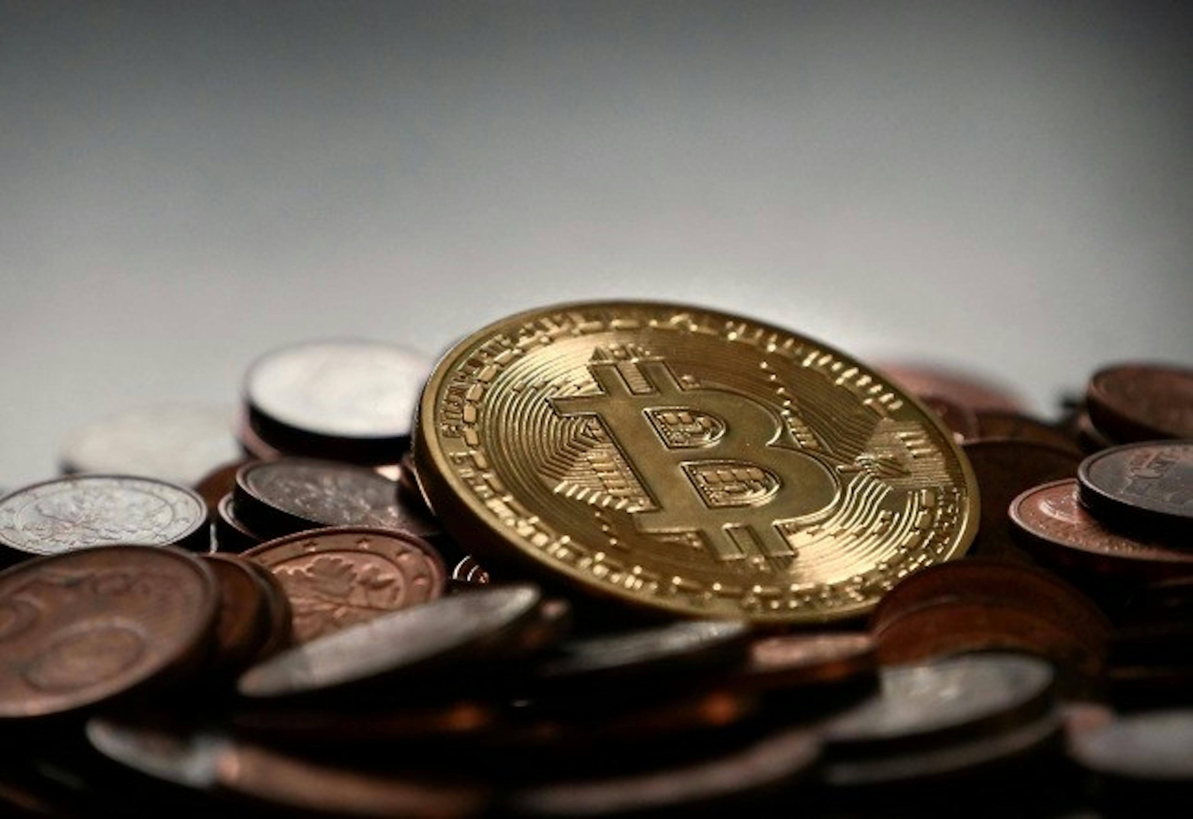 /4-lessons-i-learned-losing-money-on-bitcoin-de174e9fbc5 feature image