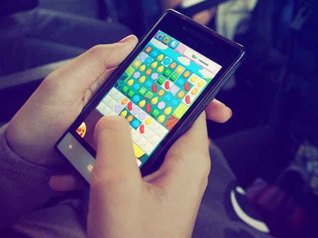 /mobile-games-enslaving-the-mind-since-1997-d8a659697188 feature image