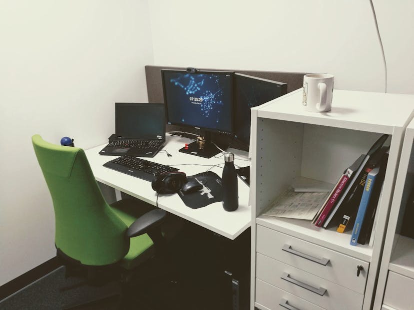 /week-in-the-life-of-a-software-expert-and-father-cc8ff4f5199b feature image