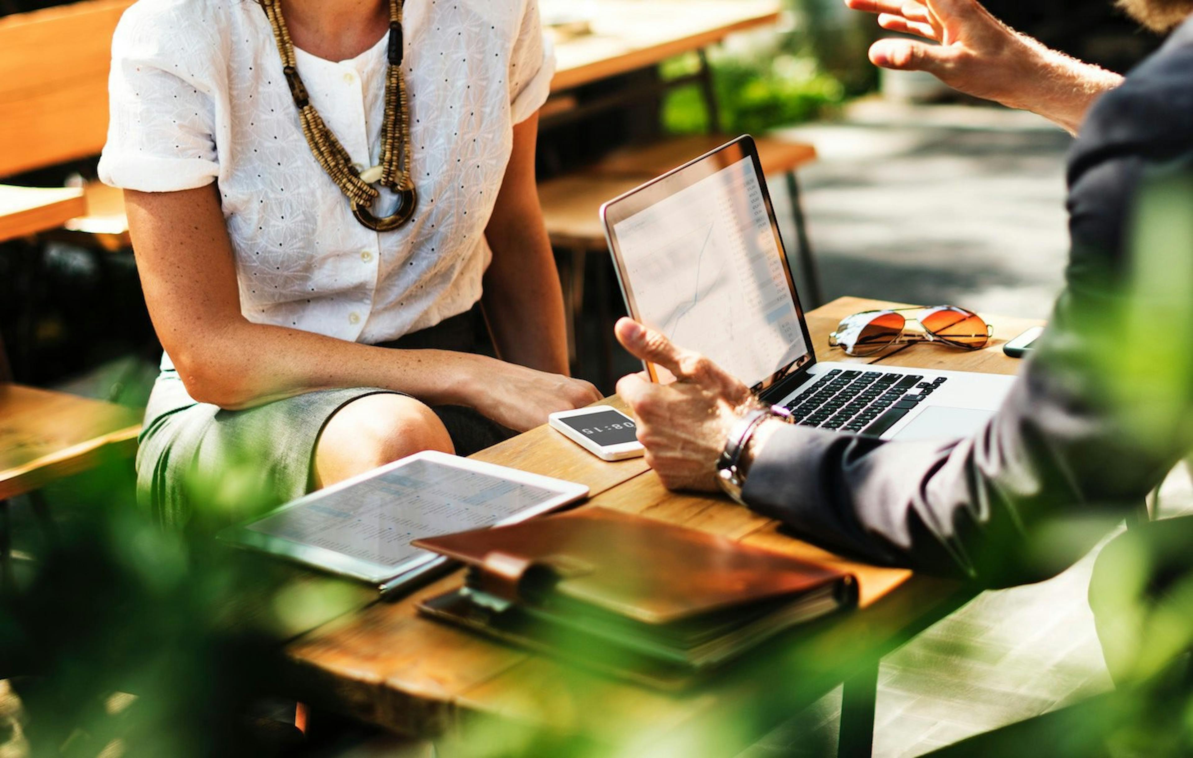 5 Ways To Deal With A Micromanaging Boss (And Avoid Ruining Your Career)
