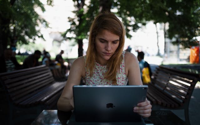 /how-to-build-a-product-in-public-1b4159d5df6b feature image