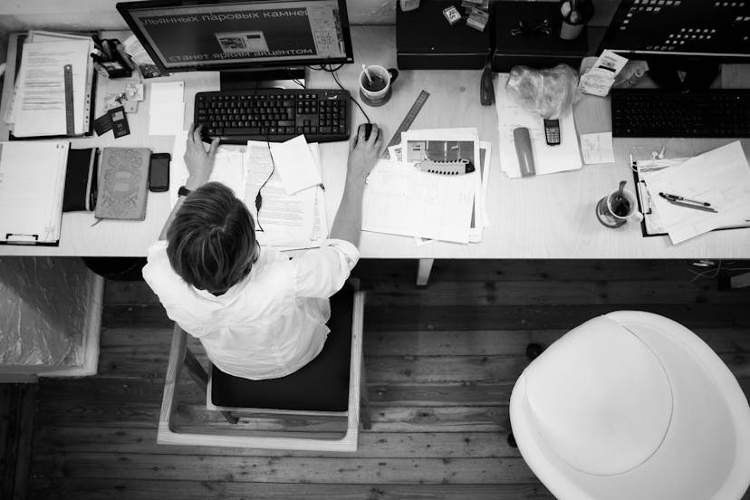 /ive-been-mixing-employment-and-startup-for-3-years-here-s-what-i-ve-learned-90f59bee9318 feature image
