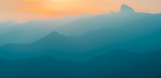 /demystifying-different-variants-of-gradient-descent-optimization-algorithm-19ae9ba2e9bc feature image